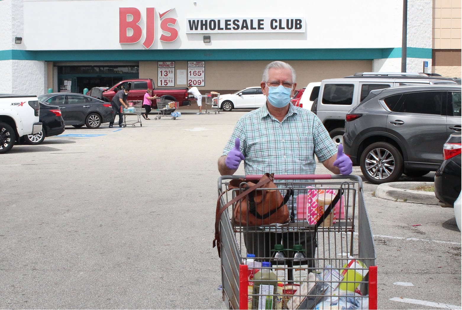 Shopping at BJ's Wholesale Club during the pandemic (Shutterstock photo)
