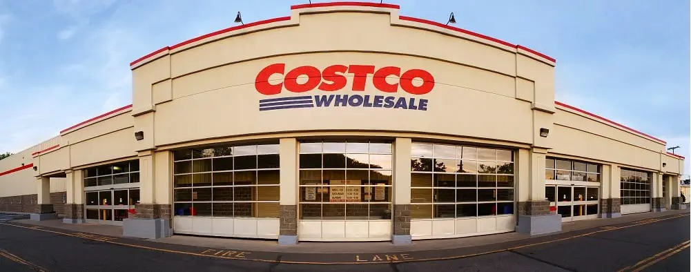 Costco announces senior hours (Shutterstock photo)