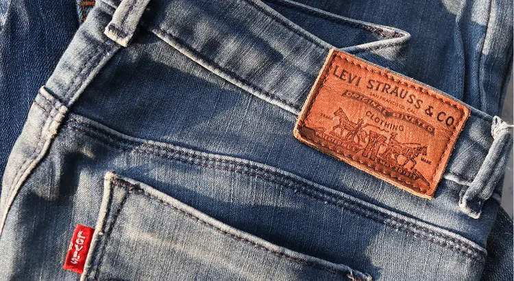 Extra Savings at Levi's - Senior Daily